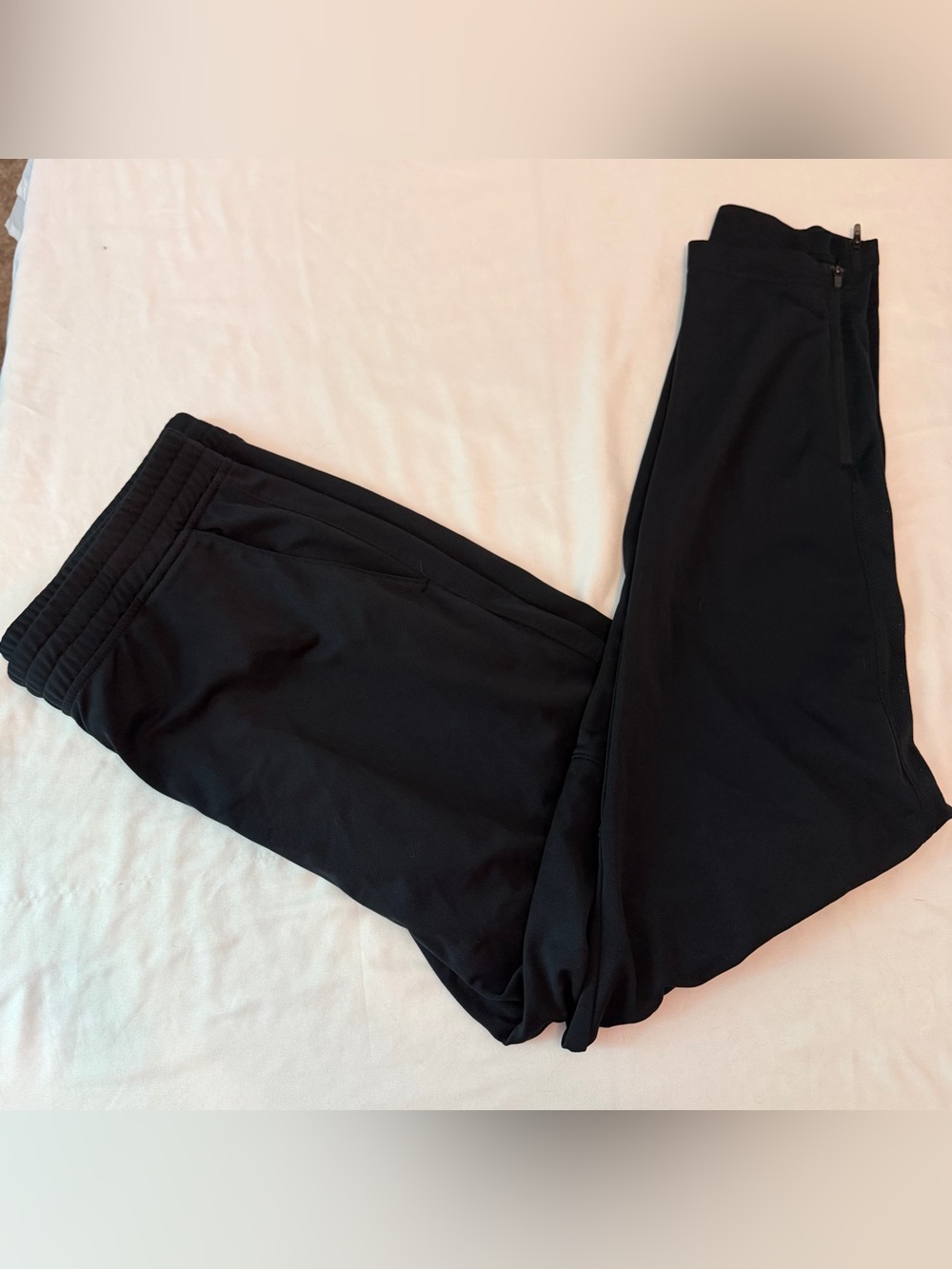 Under Armour Black Fitted Joggers Men’s XL Athletic Training Pants Zip Ankle